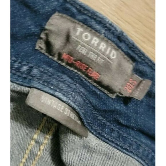 Torrid Womens Jeans Size 20S Bootcut Raw Hem Blue - Picture 3 of 3